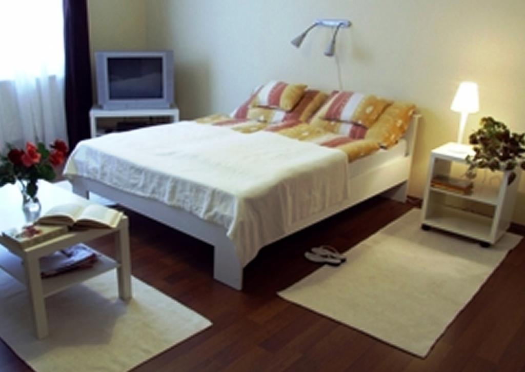 Ilona Apartmanhaz Komarom Exterior photo