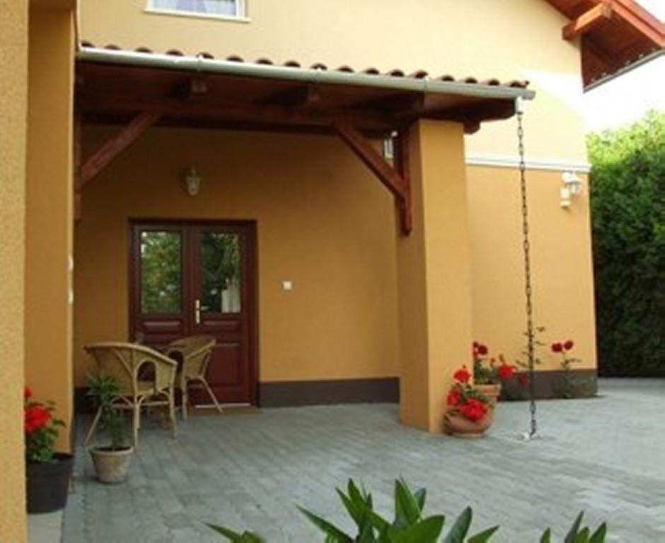 Ilona Apartmanhaz Komarom Exterior photo