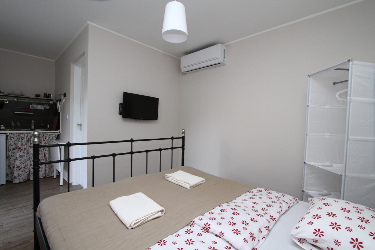 Ilona Apartmanhaz Komarom Exterior photo
